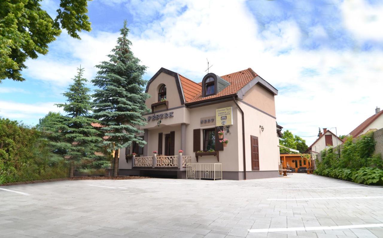 Pension Nest - Family Apartman Mosonmagyaróvár エクステリア 写真