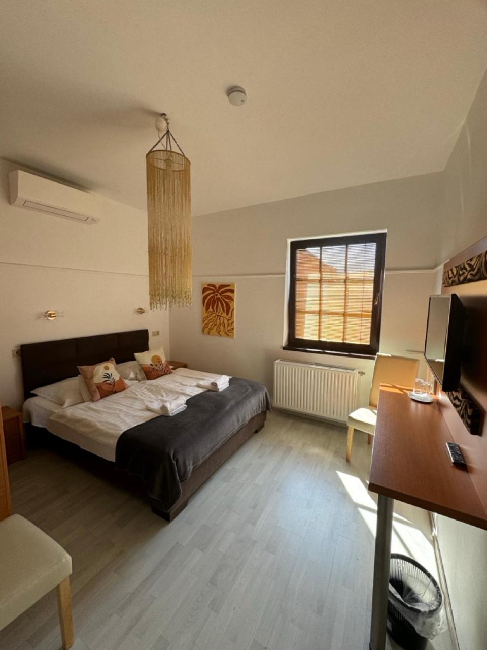 Pension Nest - Family Apartman Mosonmagyaróvár エクステリア 写真