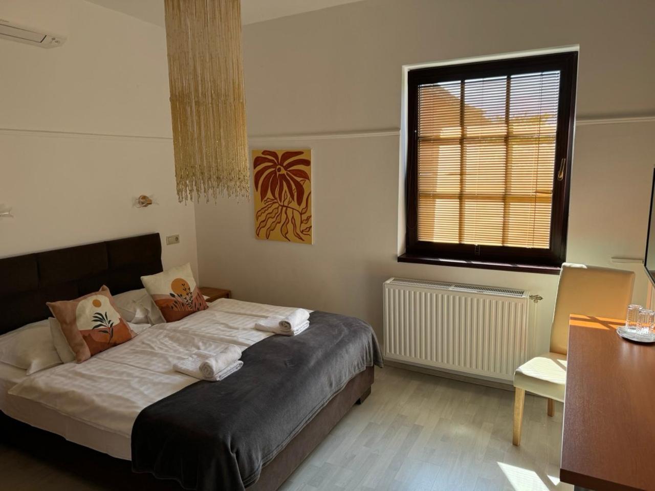 Pension Nest - Family Apartman Mosonmagyaróvár エクステリア 写真